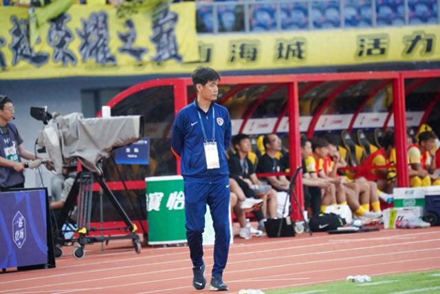 开云网址-中超巨大争议！卡多索报复踢人逃红，海牛集体不满，VAR不介入