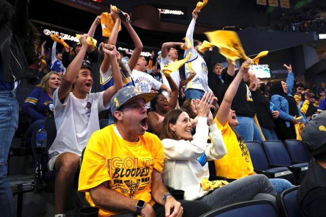 开云手机-【现场】恐怖声浪淹没对手 勇士主场无敌秘诀很简单