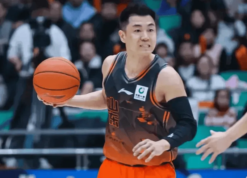 开云手机-今晚广厦vs山东大名单：朱俊龙、胡金秋出战，高诗岩在列